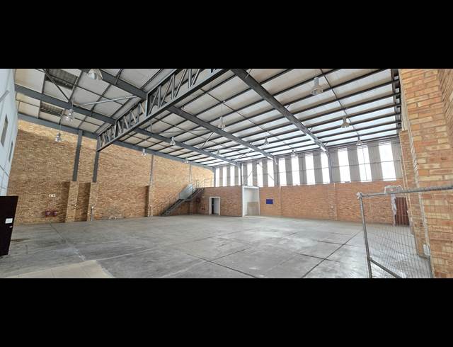 875M² WAREHOUSE TO LET IN NORTH RIDING