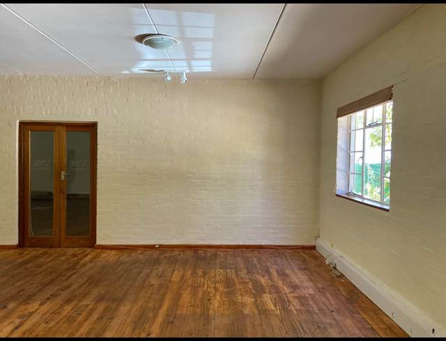 130M² OFFICE TO LET IN WESTLAKE