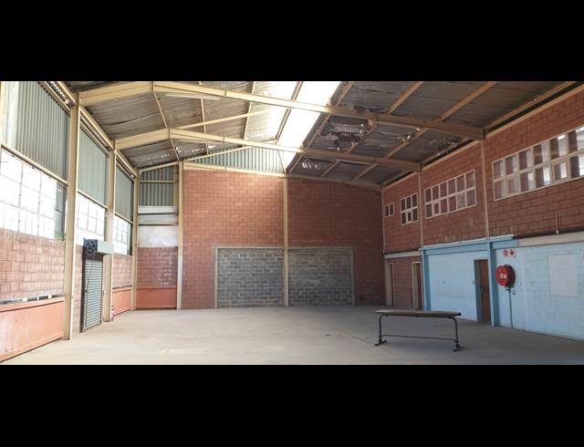 500M² MINI FACTORY RENTED IN WYCHWOOD