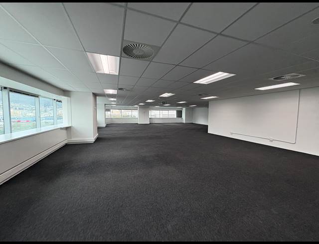 450M² OFFICE TO LET IN FORESHORE