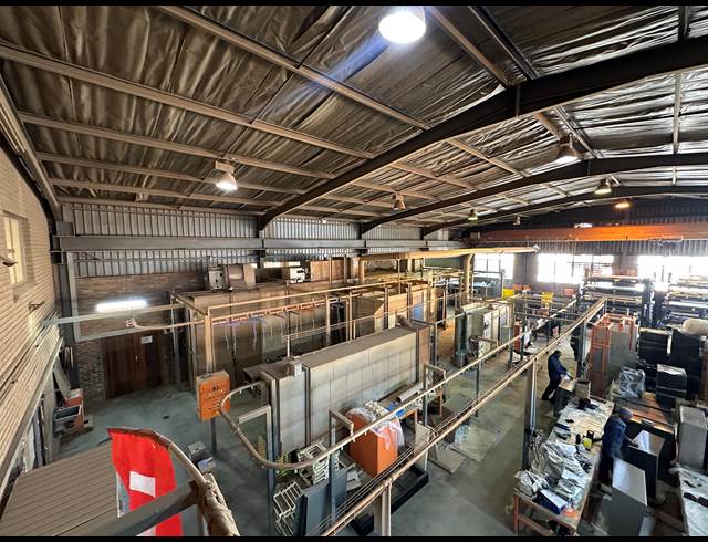 1,840M² WAREHOUSE TO LET IN MEADOWDALE
