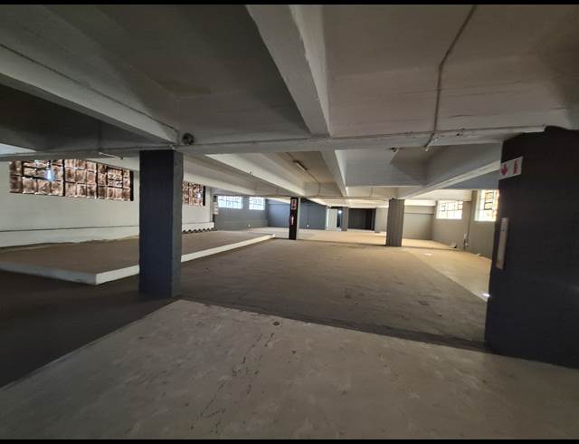 800M² WAREHOUSE TO LET IN DENVER