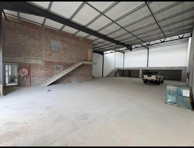 619.60M² WAREHOUSE TO LET IN FIRGROVE