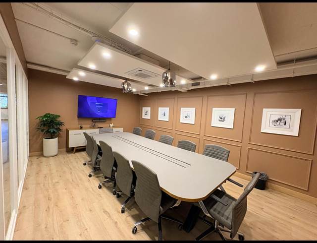 139M² OFFICE TO LET IN HALFWAY HOUSE