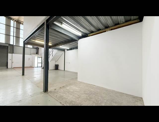 284M² WAREHOUSE TO LET IN MEADOWDALE