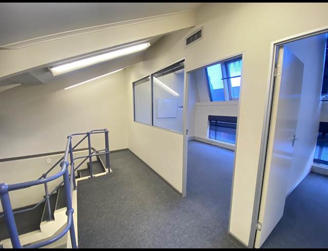 242M² OFFICE TO LET IN MOWBRAY