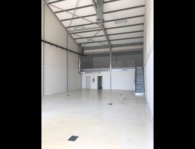 252M² WAREHOUSE TO LET IN NORTHGATE ISLAND