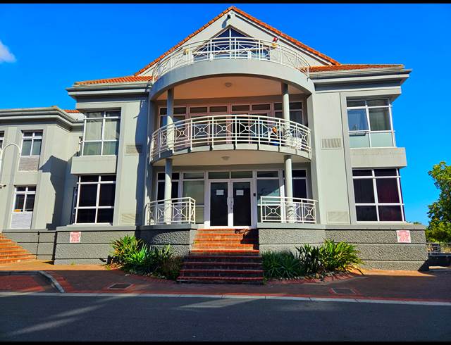 352M² OFFICE TO LET IN CENTURY CITY