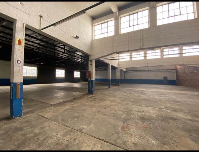1,189M² WAREHOUSE TO LET IN LONGDALE