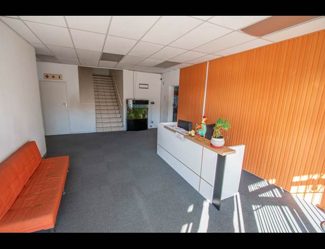 2,128M² WAREHOUSE TO LET IN SPARTAN