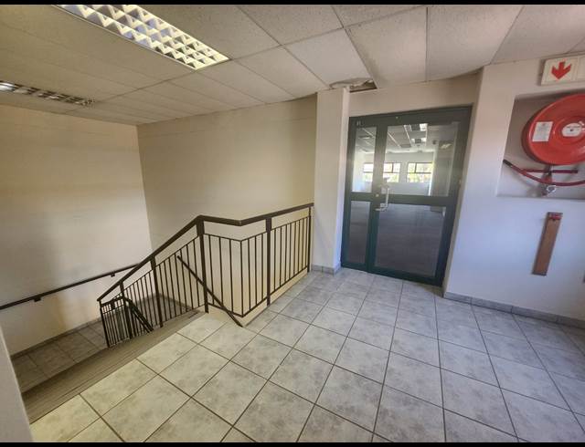 1,153M² OFFICE TO LET IN RANDJESPARK