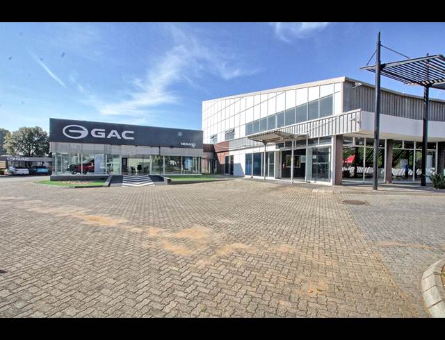 5,600M² WAREHOUSE TO LET IN HALFWAY HOUSE