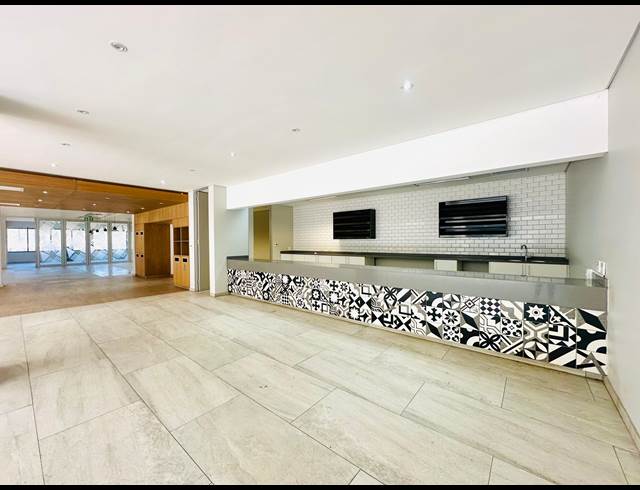 2,948M² OFFICE TO LET IN BRYANSTON