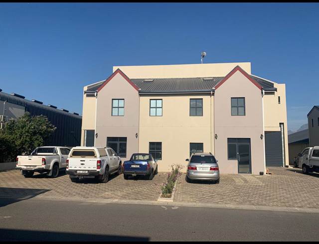 325M² WAREHOUSE TO LET IN PAARL CENTRAL