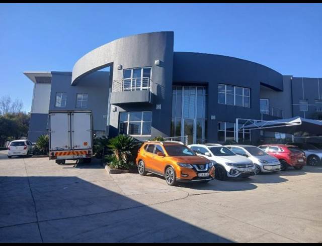 2,348M² WAREHOUSE TO LET IN LONGMEADOW