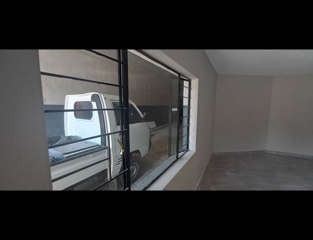 515M² MINI FACTORY TO LET IN STRIJDOMPARK