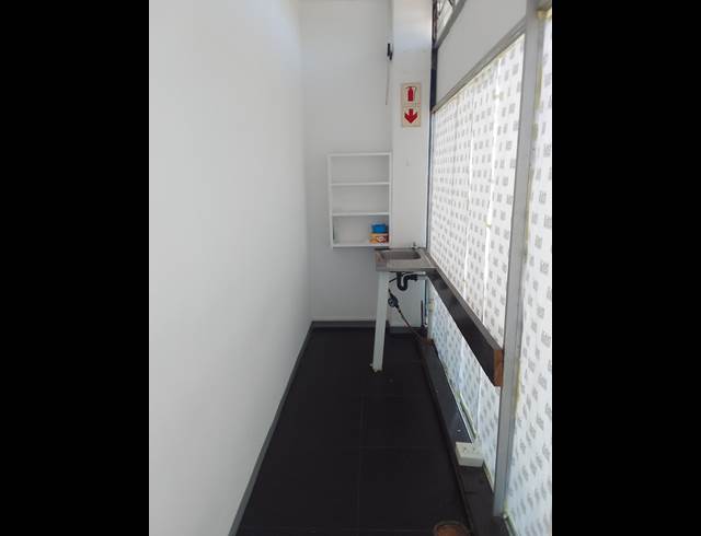 208M² BUSINESS CENTRE TO LET IN GLENWOOD