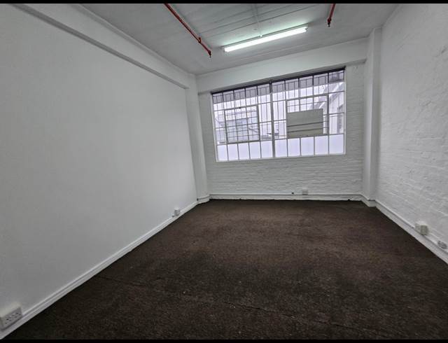 530M² WAREHOUSE TO LET IN PAARDEN EILAND