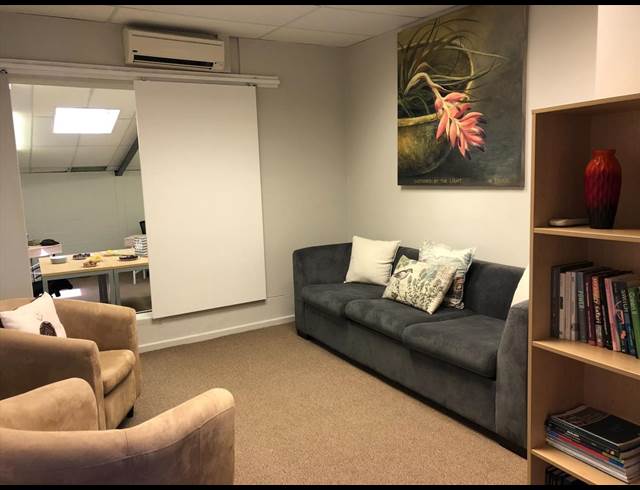 222M² OFFICE TO LET IN WESTLAKE
