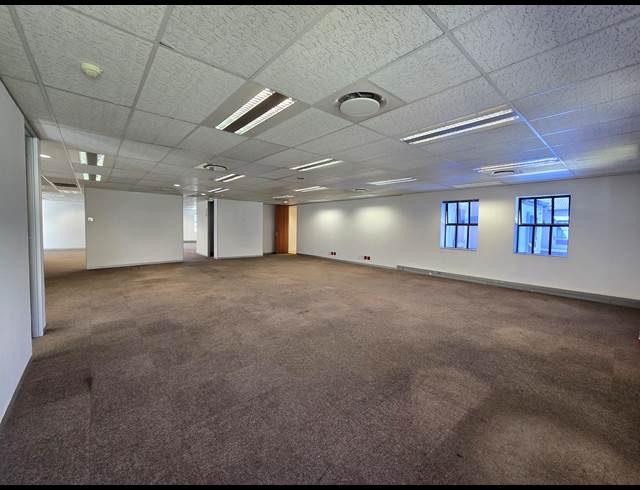 378M² OFFICE TO LET IN BRYANSTON