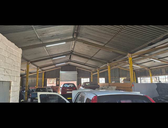 515M² WAREHOUSE TO LET IN ANDERBOLT
