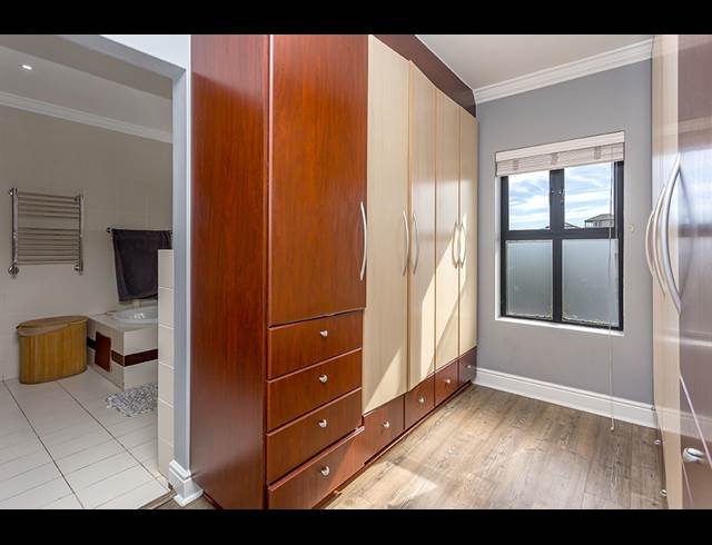 5 BEDROOM HOUSE TO LET IN ATLANTIC BEACH GOLF ESTATE