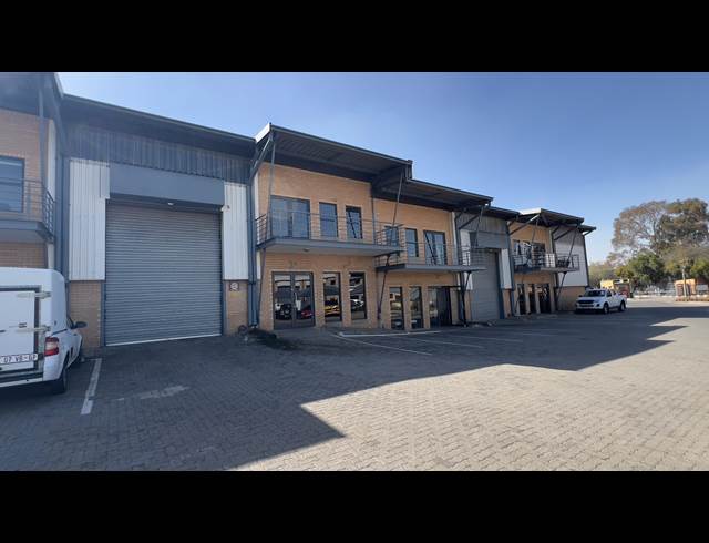 284.20M² WAREHOUSE TO LET IN DRIEHOEK