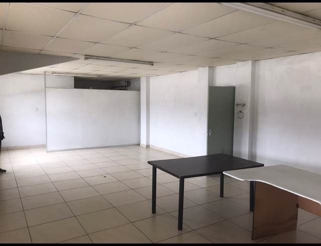 279M² WAREHOUSE TO LET IN WESTMEAD