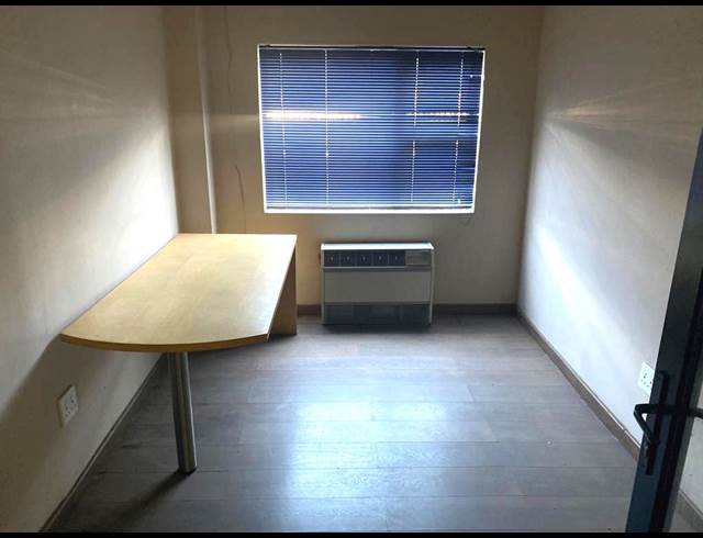 1,983M² OFFICE TO LET IN PARKMORE