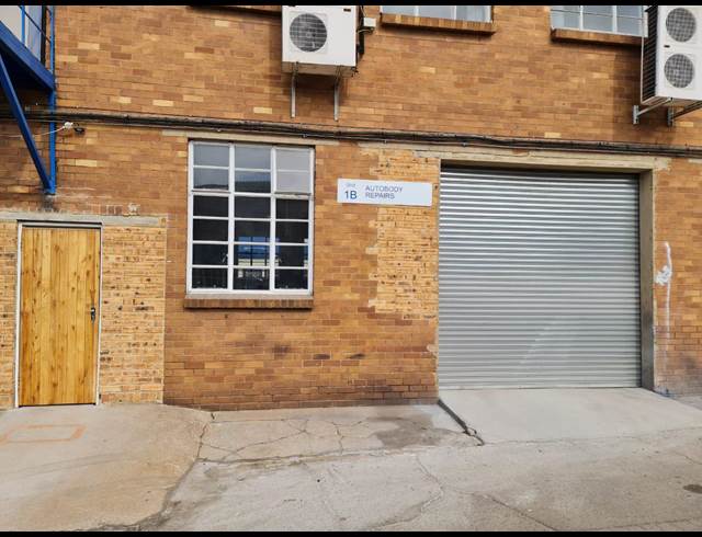 135M² WAREHOUSE RENTED IN WADEVILLE
