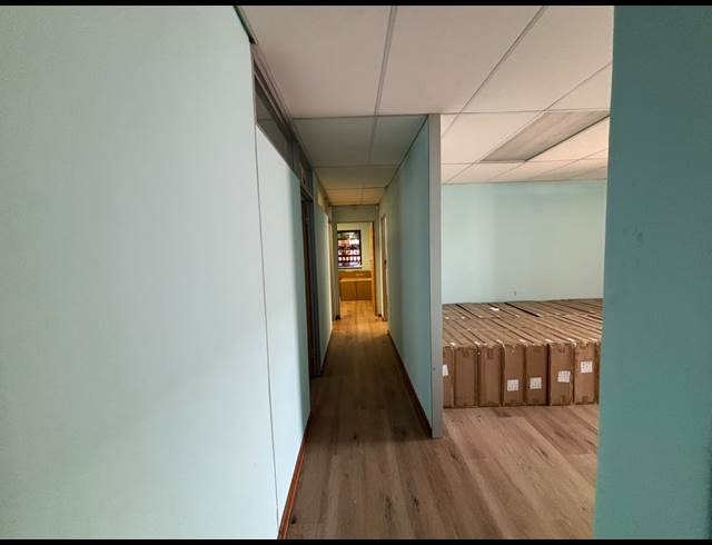 100M² OFFICE TO LET IN MARCONI BEAM INDUSTRIA