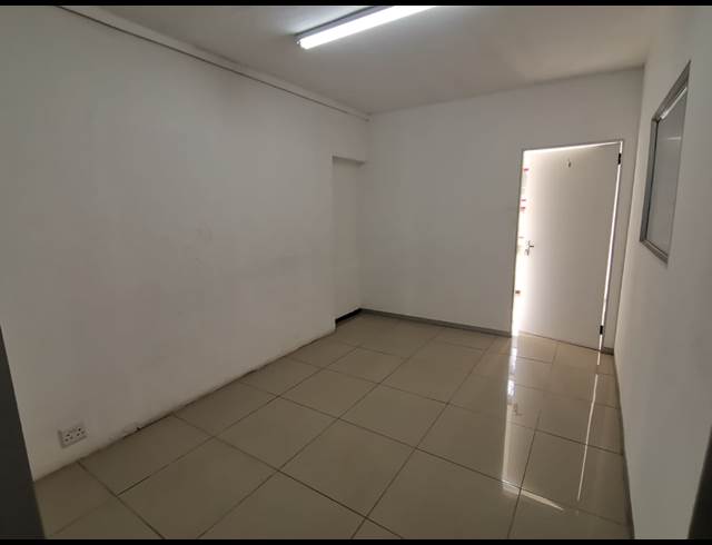 133M² OFFICE TO LET IN VALHALLA