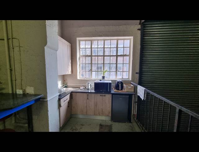 378M² WORKSHOP TO LET IN WOODSTOCK
