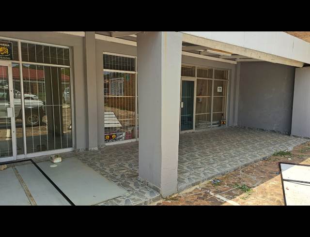 28M² RETAIL TO LET IN GREENHILLS