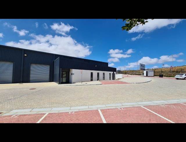 1,245M² WAREHOUSE TO LET IN ATLANTIC HILLS