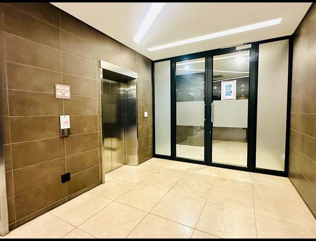 5,108M² OFFICE TO LET IN BRYANSTON