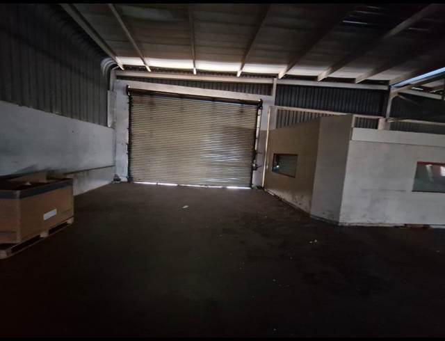 1,500M² WAREHOUSE TO LET IN BENROSE