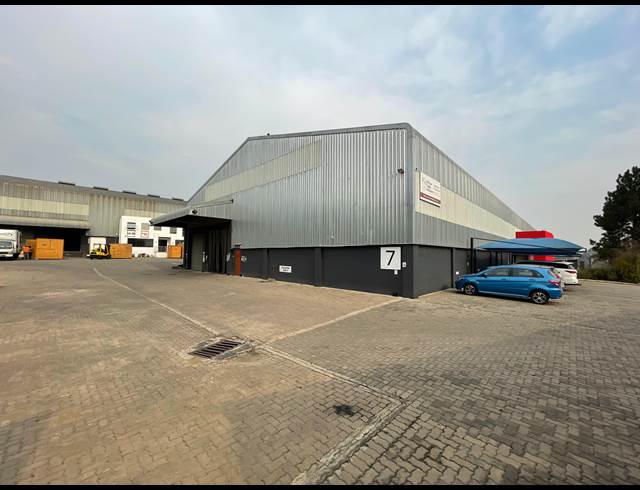 2,448M² WAREHOUSE TO LET IN GLEN AUSTIN AH