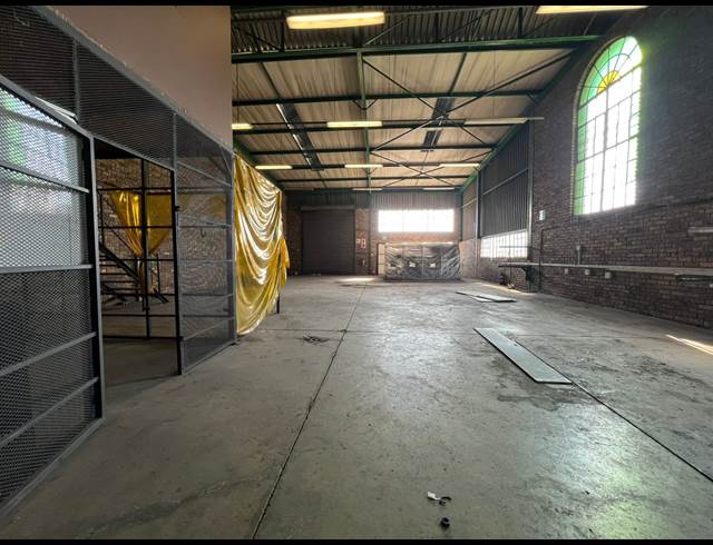 306M² WAREHOUSE TO LET IN HENNOPSPARK