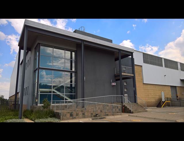 4,626M² WAREHOUSE TO LET IN GOSFORTH PARK