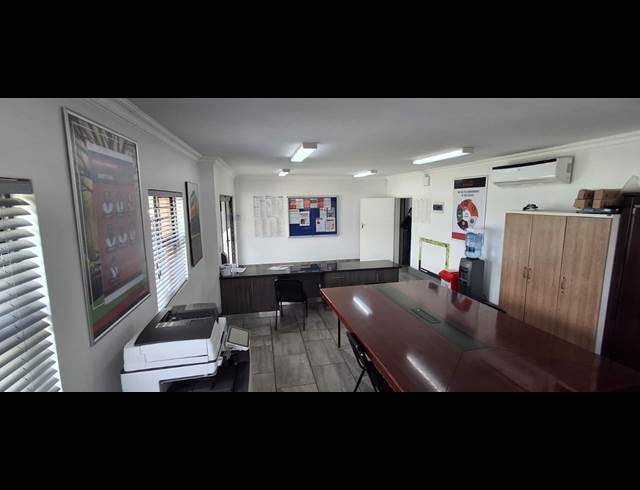 920M² WAREHOUSE TO LET IN HELDERWYK