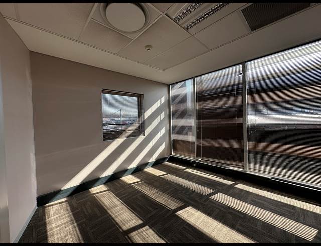 493.70M² OFFICE TO LET IN HIGHVELD