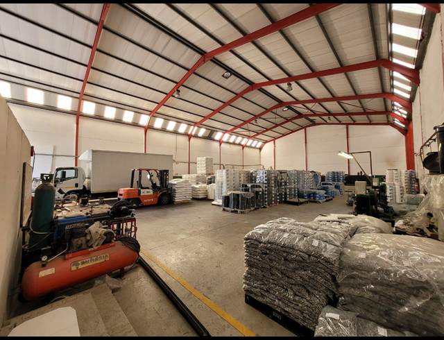 1,000M² WAREHOUSE RENTED IN KILLARNEY GARDENS