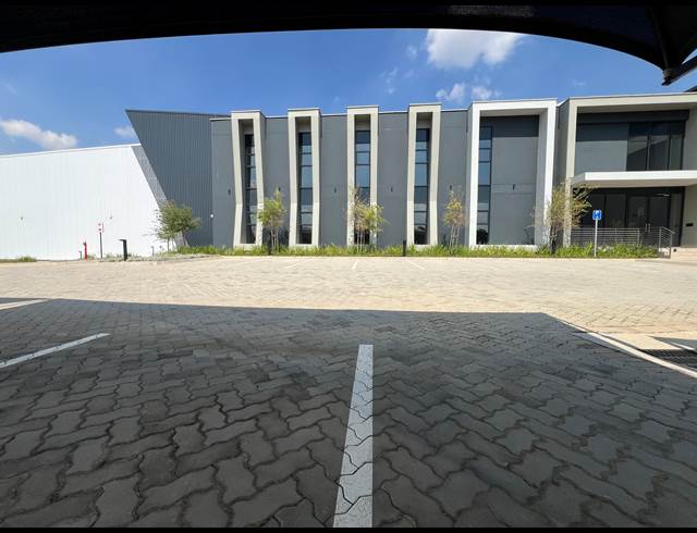 5,515M² WAREHOUSE TO LET IN SAMRAND BUSINESS PARK