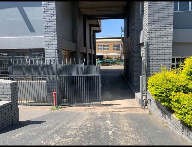 413M² WAREHOUSE TO LET IN WYNBERG