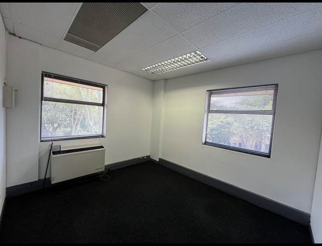 360.20M² OFFICE TO LET IN BRYANSTON