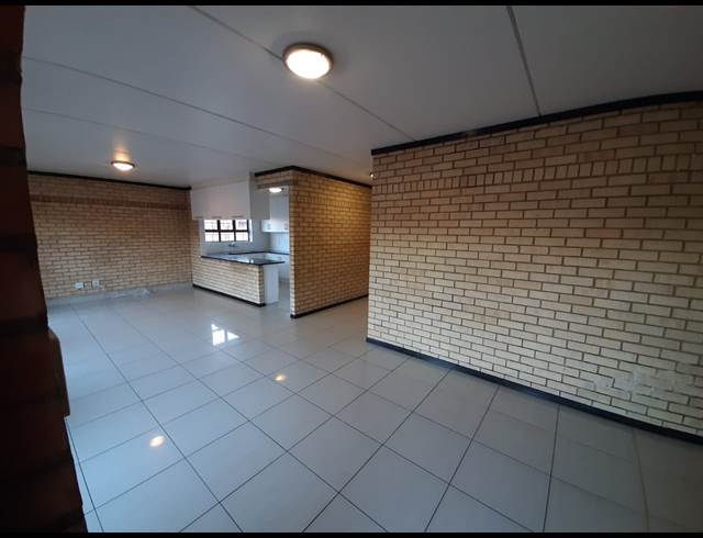 3 bed property to rent in DEWALD HATTINGH PARK