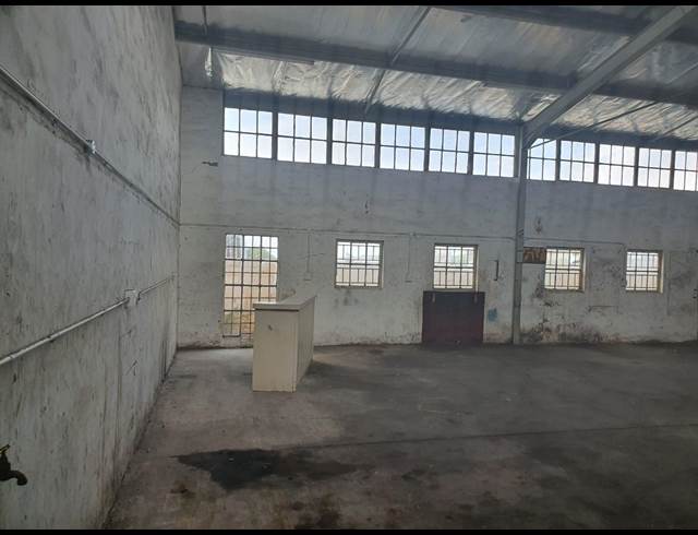 245M² WAREHOUSE TO LET IN NEW GERMANY
