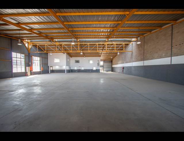 1,062M² WAREHOUSE TO LET IN KYA SANDS