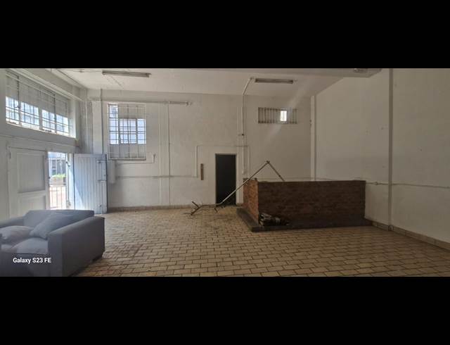 100M² WAREHOUSE TO LET IN DOORNFONTEIN